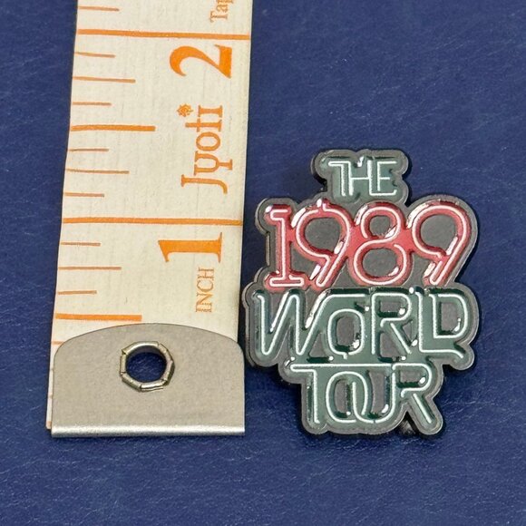 ✨2/$16 or 3/$20✨ 1989 World Tour Taylor Swift Enamel Pin - Picture 3 of 3